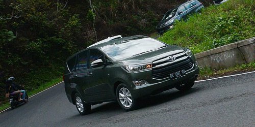 Mengapa Kijang Innova Reborn Diesel Masih Terlaris di Indonesia?