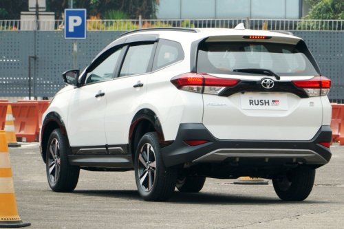 Toyota, Harga Bekas dan Pajak Toyota Rush 2021