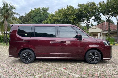 Honda, Honda Step WGN: Mobil Keluarga Modern yang Serbaguna