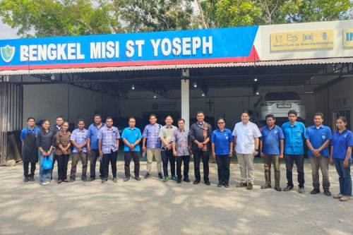 Foton E-View Masuk Kampus, Jadi Sarana Belajar Teknologi di NTT