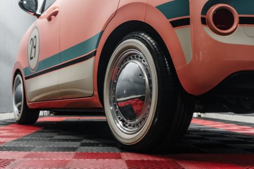 Wuling Aira EV Tampil Manis dengan Gaya Retro