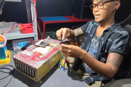 Baterai Motor Listrik Rusak Bisa Diservis, Berapa Biayanya?