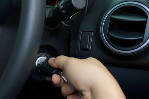 Dampak Langsung Mematikan Mesin Mobil Saat AC Masih Hidup?