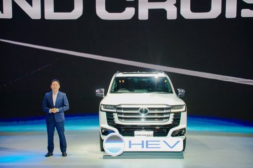 Debut Land Cruiser 300 Hybrid EV: SUV Bertenaga V6 Twin-Turbo
