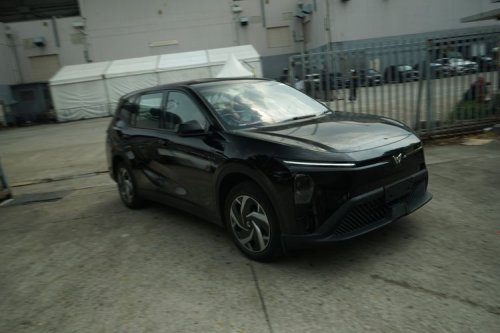 VinFast, VinFast Limo Green, Jajal VinFast Limo Green di GIIAS 2026, Unik dan Pas Jadi Taksi Online
