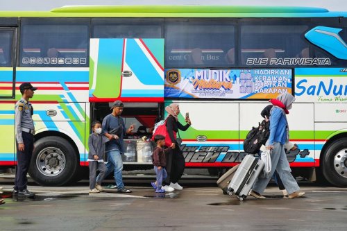 Menhub: Pengguna Angkutan Umum Naik Signifikan Saat Libur Akhir Tahun