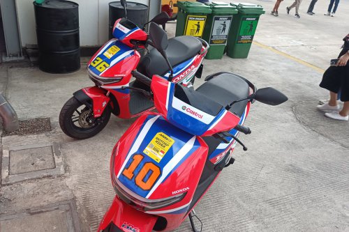 Lihat Langsung Honda CUV e: Livery Honda HRC dan LCR di Mandalika