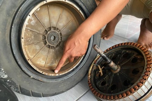 Amankah Motor Listrik Dipakai Saat Hujan dan Banjir? Ini Penjelasan Bengkel