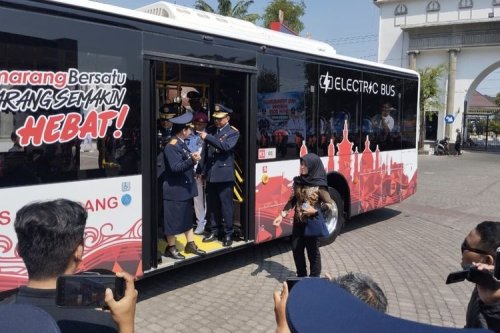 Resmi Beroperasi, Trans Semarang Pakai 27 Bus Listrik VKTR