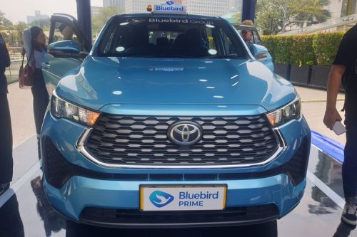 Toyota, Toyota Innova, BYD, BYD e6, Toyota Innova Zenix Hybrid dan BYD E6 Resmi Jadi Taksi Bluebird