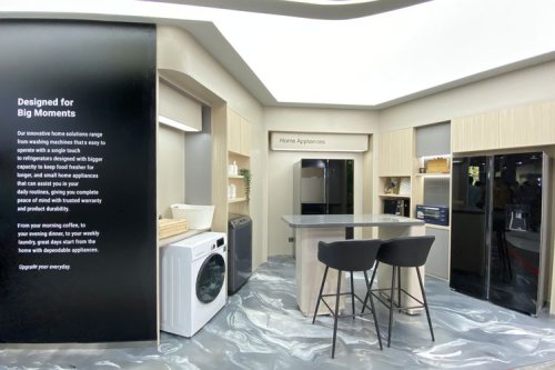 Polytron Buka Showroom Mobil Listrik Pertama di Jakarta