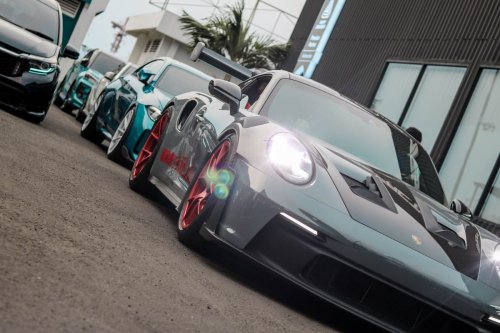 Ratusan Mobil Modifikasi Ramaikan Car Meet Up Night