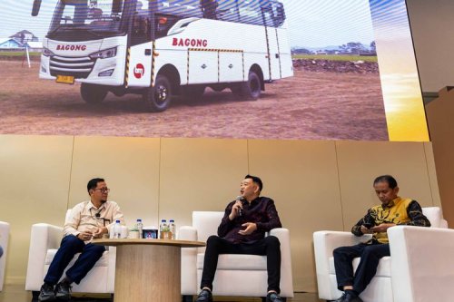 Mitsubishi, Canter Extra Long Bus: Solusi Angkutan Massal dari Mitsubishi Fuso