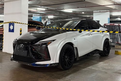Lexus, Lexus RZ 450e, Lexus Pamerkan SUV Langka di GIIAS 2026, RZ 450e F Sport Performance