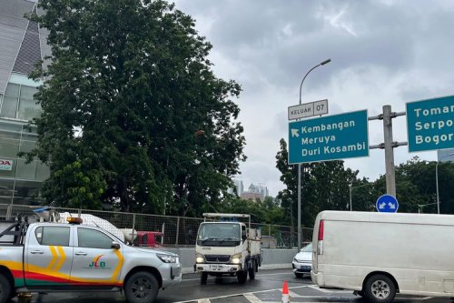 Banjir di Puri Jakarta Barat, Motor Boleh Masuk Jalan Tol