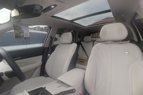 Fitur Unggulan Geely EX5: Kursi Pijat dan Ventilated Seat