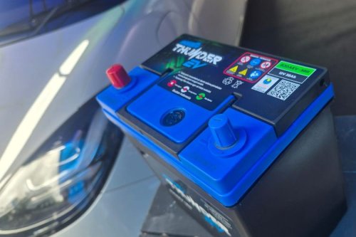 Begini Cara Merawat Aki 12 Volt pada Mobil Listrik