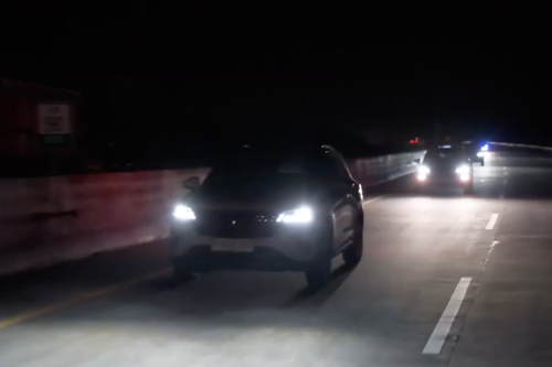 Cara Aman Hadapi Silau Lampu Kendaraan di Malam Hari