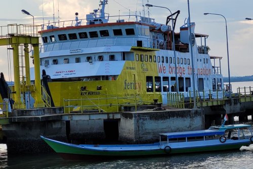 Mobil Listrik Kesulitan Menyeberang Antar Pulau