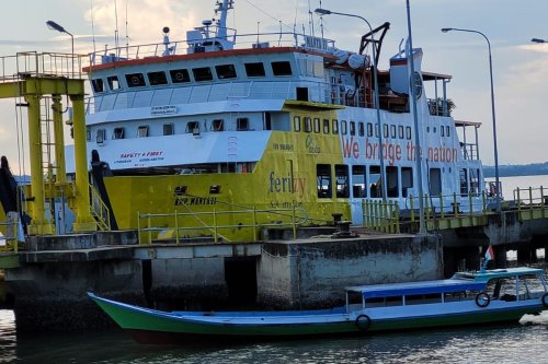 Mobil Listrik Kesulitan Menyeberang Antar Pulau