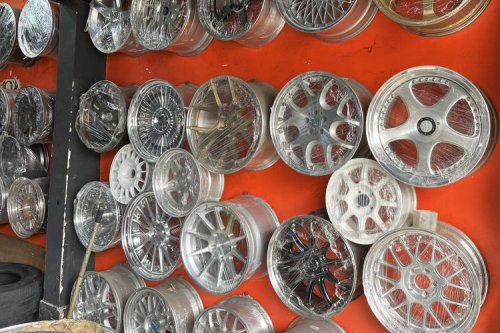 Penyebab Pelek Mobil Penyok: Bukan Cuma Lubang, Panas Juga Berperan