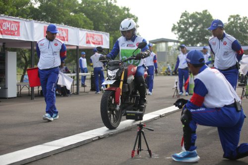 Menguasai Safety Riding: Kunci Keselamatan Pengendara Motor
