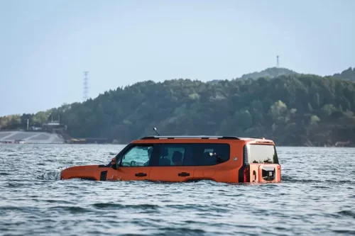 Jetour, BYD, BYD Yangwang U8, Jetour G700 Tantang BYD YangWang U8, Bisa Mengapung di Air