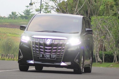 Harga Bekasnya Turun Drastis, Komparasi Toyota Alphard vs Denza D9