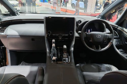 GAC, Toyota,  Toyota Alphard, Toyota Alphard, Adu Spesifikasi MPV Premium: GAC E9 PHEV VS Toyota Alphard