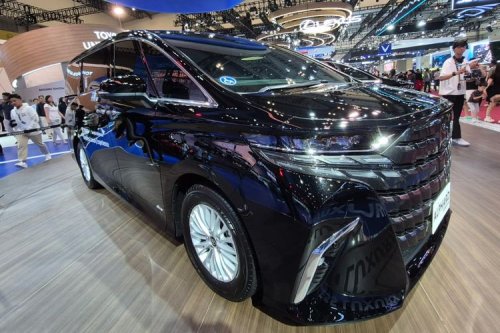 Toyota,  Toyota Alphard, Toyota Alphard, Toyota Alphard Hybrid Jadi Layanan Premium Garuda Indonesia