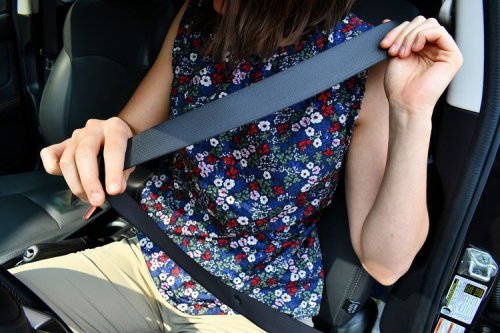 SEAT, Penumpang Belakang Mobil Wajib Pakai Seat Belt, Ini Penjelasan Ahli