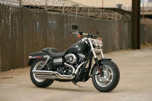 Intip Isi Garasi Wamen Imipas Silmy Karim: Koleksi Jip dan Moge Lawas