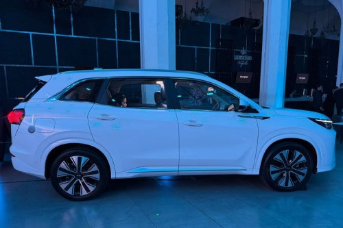 Spesifikasi DFSK E5 Plus6 , PHEV dengan Klaim Jarak Tempuh 1.400 Km