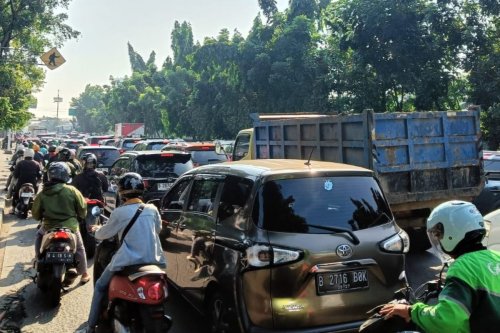 Imbas Proyek Flyover, Arus Lalu Lintas di Jalan Latumenten Dialihkan