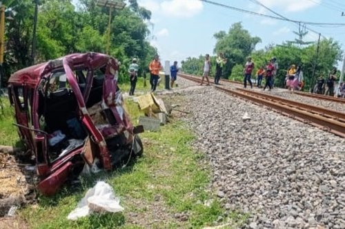 Jangan Ambil Risiko, Ini Tips Aman Melintas Pelintasan Kereta