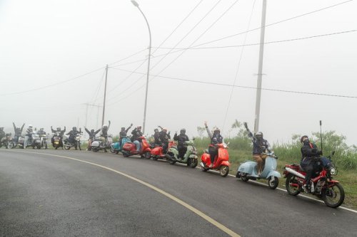 Komunitas Motor Perempuan Gelar Riding Kartini di Bandung