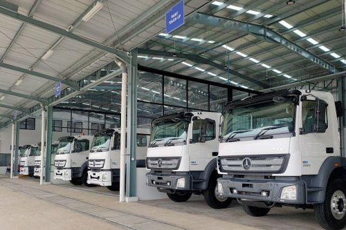 Daimler Resmikan Pabrik Bus dan Truk Baru di Cikarang
