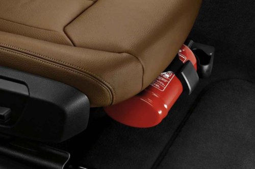 Jangan Salah, Begini Cara Benar Pakai APAR Saat Mobil Terbakar