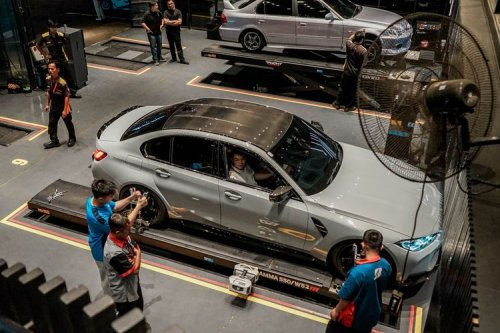 Ratusan Mobil Modifikasi Ramaikan Car Meet Up Night
