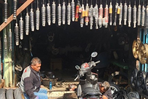 Rekondisi Shockbreaker Motor: Solusi Hemat dan Efisien