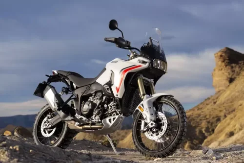 Ducati, Ducati DesertX 2026: Evolusi Off-Road dengan Mesin V2 890 cc