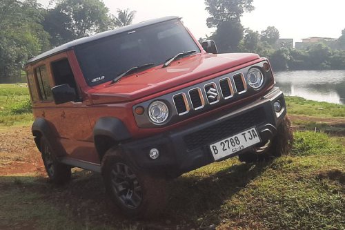 iCar V23 vs Suzuki Jimny: Duel SUV Listrik dan Bensin