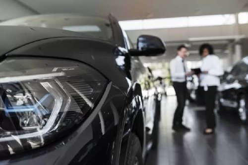 Harga Mobil Bekas Turun, Bagaimana Nasib Pedagangnya?