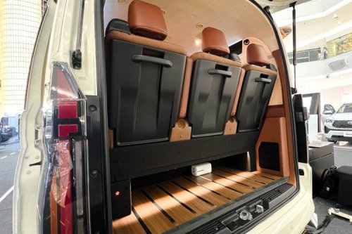 Toyota HiAce Premio Disulap Jadi Kabin Sultan, Segini Biayanya