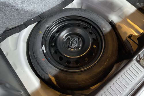 KNKT Imbau Pengemudi untuk Cek Ban Mobil Sebelum Berangkat Mudik