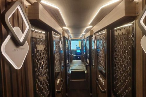 Adu Mewah Bus Tingkat Jakarta-Malang: PO Harapan Jaya vs PO 27 Trans