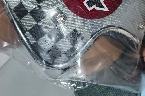 Cara Baru Melindungi Helm Premium Dilapis PPF, mulai Rp 1,2 juta