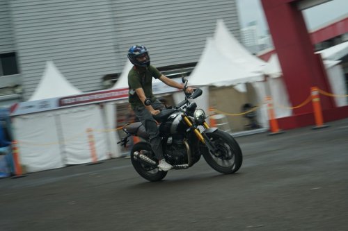 Pengalaman Test Ride Triumph Scrambler 400 X di IIMS 2026