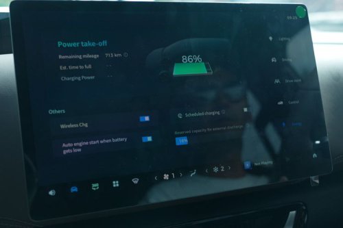 Merasakan Kenyamanan Kabin Wuling Darion PHEV