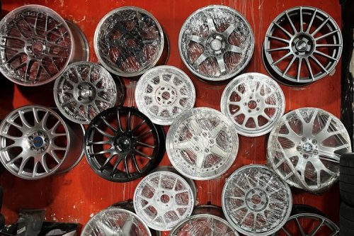 Jangan Sepelekan Retak Rambut pada Pelek Mobil